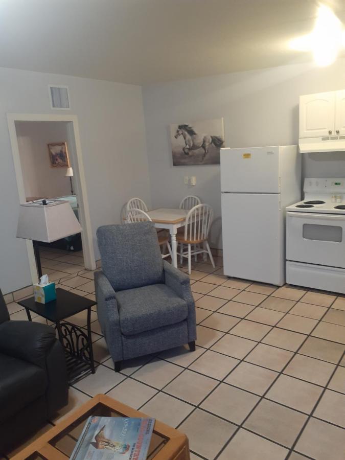 Stagecoach Suites Wickenburg Bagian luar foto