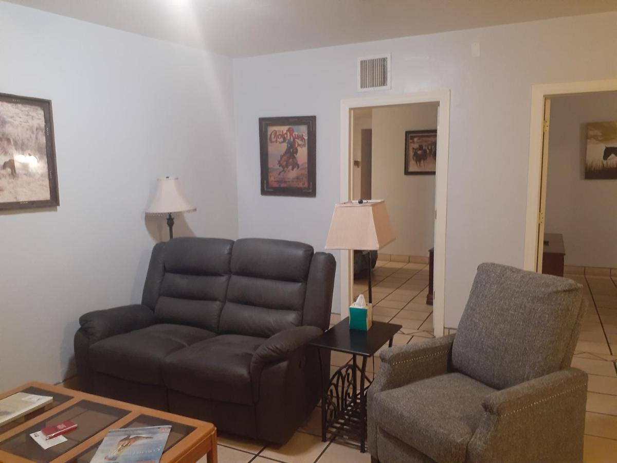 Stagecoach Suites Wickenburg Bagian luar foto