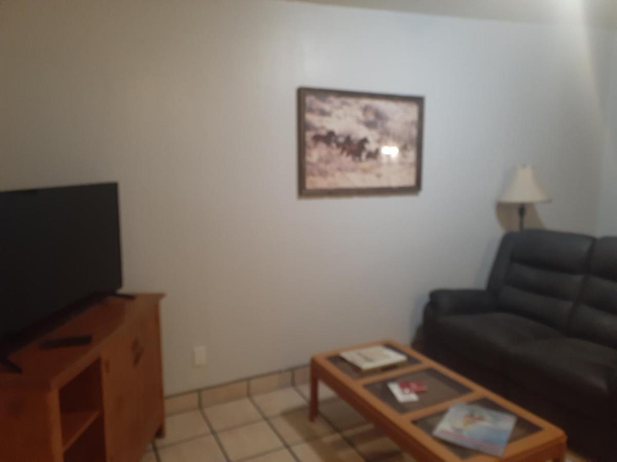 Stagecoach Suites Wickenburg Bagian luar foto