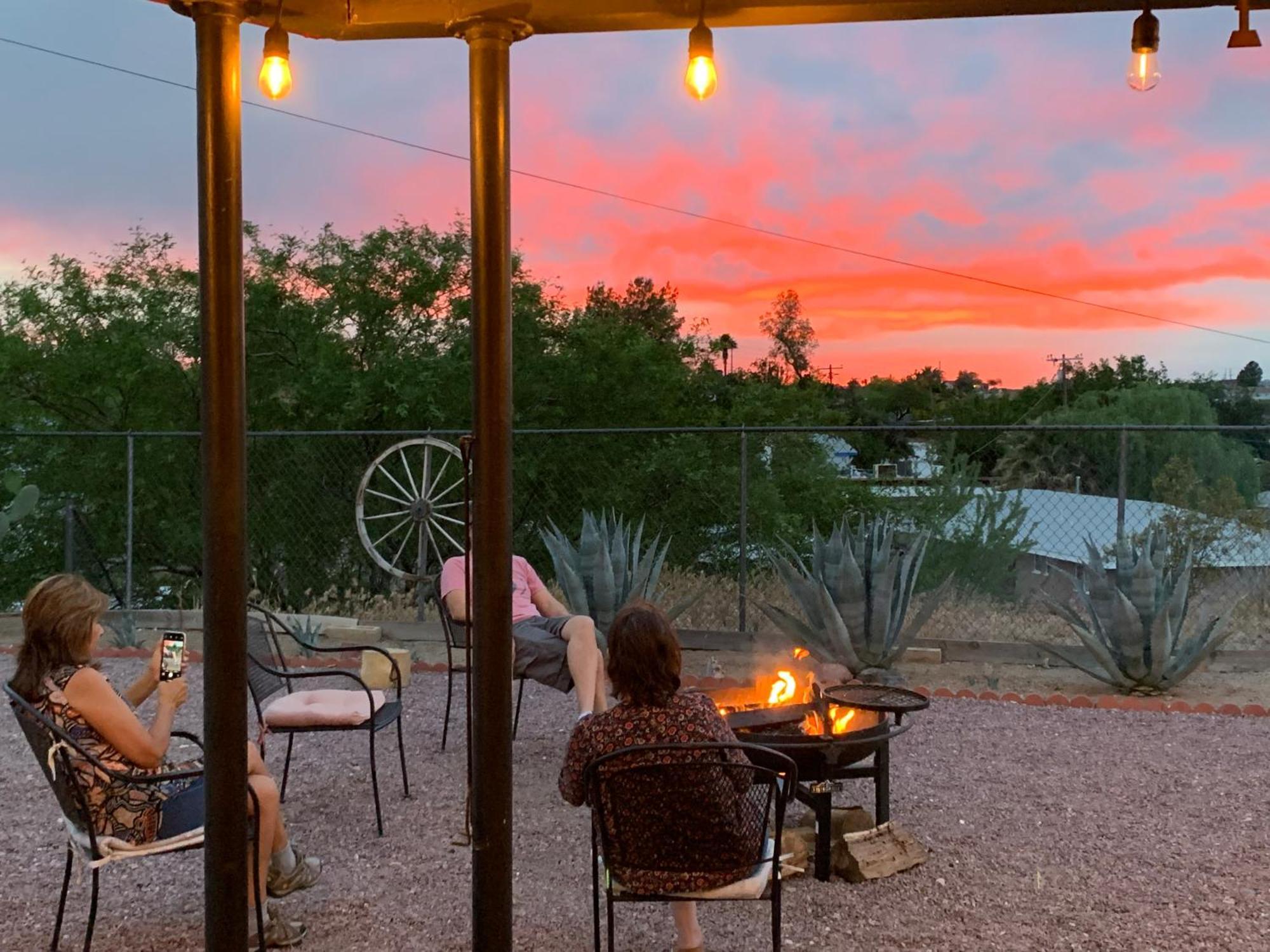 Stagecoach Suites Wickenburg Bagian luar foto