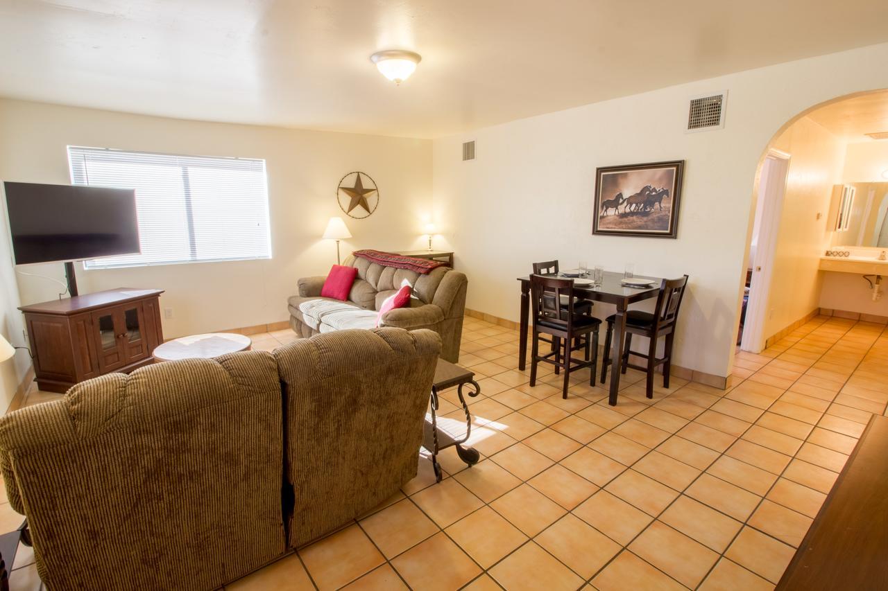 Stagecoach Suites Wickenburg Bagian luar foto