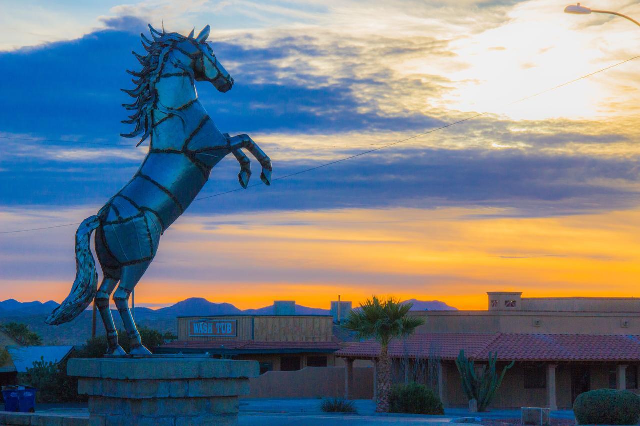 Stagecoach Suites Wickenburg Bagian luar foto