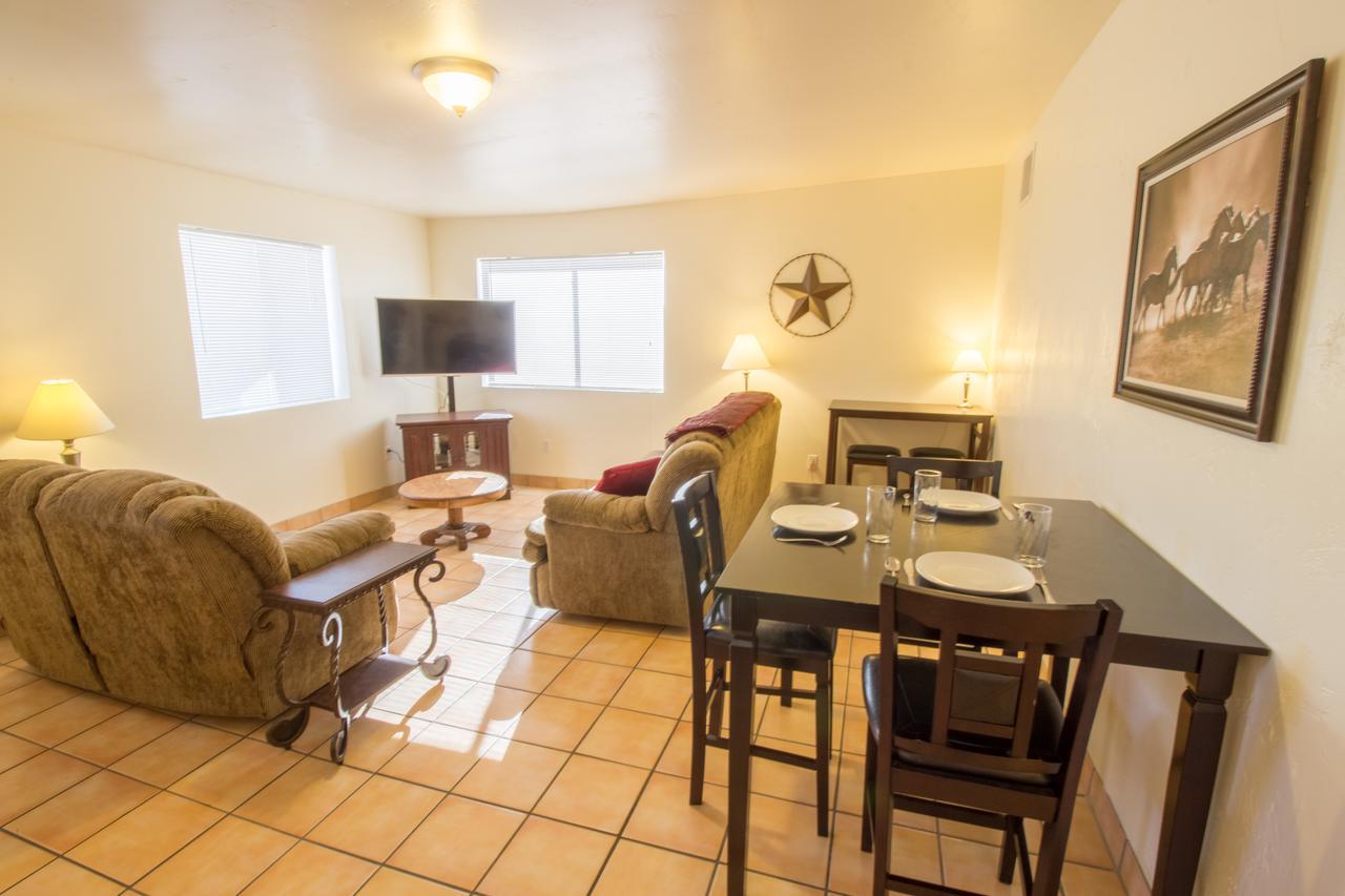Stagecoach Suites Wickenburg Bagian luar foto