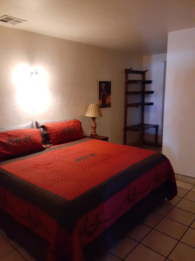 Stagecoach Suites Wickenburg Bagian luar foto